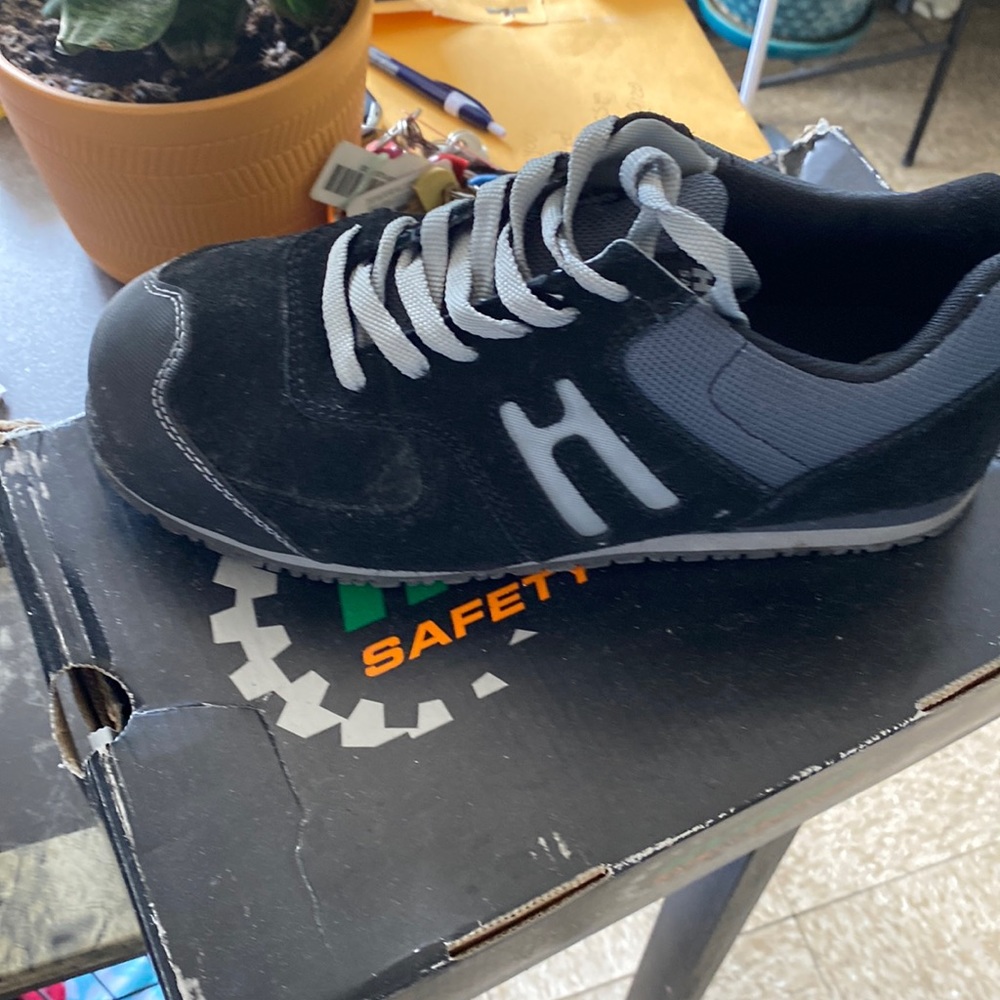 Safety footwear